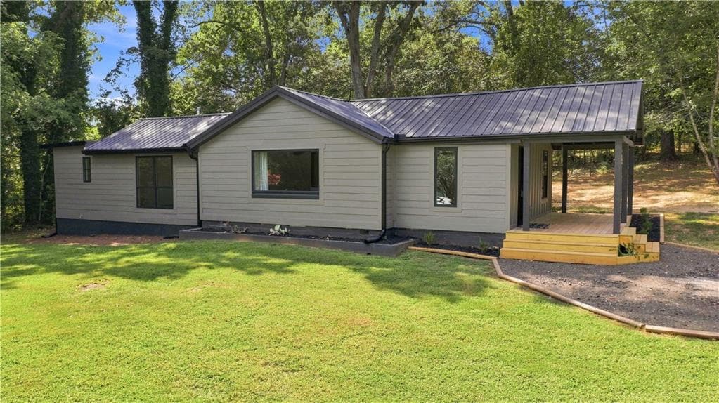 3 bedroom, 2 bathroom, 1,451 sq ft single family residence for sale at 13 W Center Road, Rome, GA 30161 — photo 2