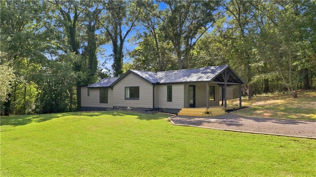 3 bedroom, 2 bathroom, 1,451 sq ft single family residence for sale at 13 W Center Road, Rome, GA 30161