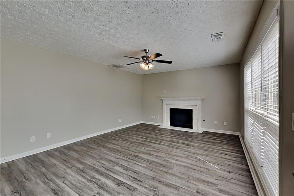 3 bedroom, 3 bathroom, 2,733 sq ft single family residence for rent at 105 Meadow Crest Court, Powder Springs, GA 30127 for $2,080 a month — photo 2