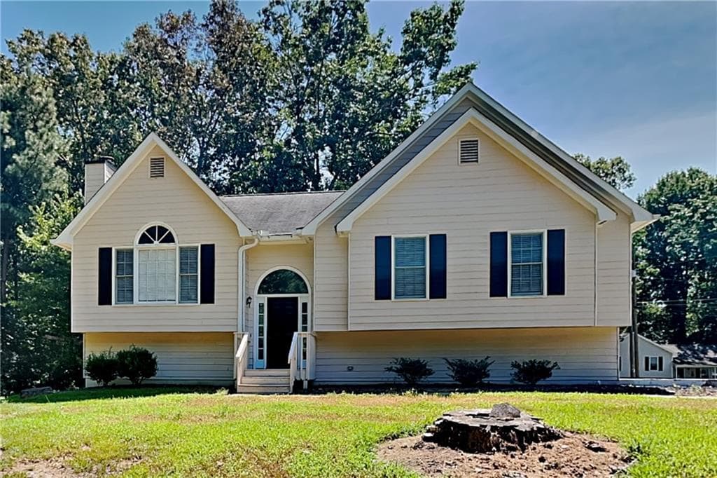 3 bedroom, 2 bathroom, 1,438 sq ft single family residence for rent at 23 Mindy Court, Dallas, GA 30132 for $1,800 a month — photo 1 of 19