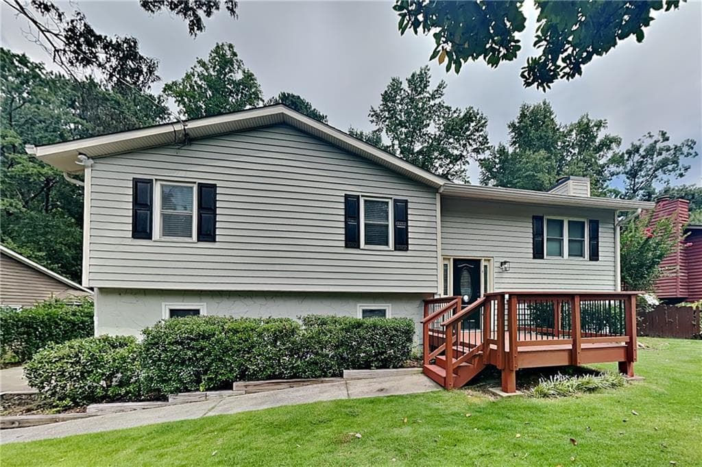 3 bedroom, 2 bathroom, 2,224 sq ft single family residence for rent at 2493 Seneca Trail, Duluth, GA 30096 for $2,440 a month — photo 1 of 22