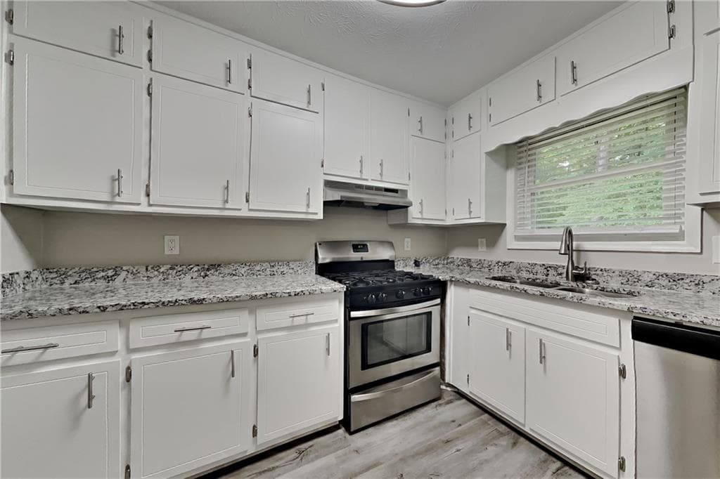 3 bedroom, 2 bathroom, 2,224 sq ft single family residence for rent at 2493 Seneca Trail, Duluth, GA 30096 for $2,440 a month — photo 4