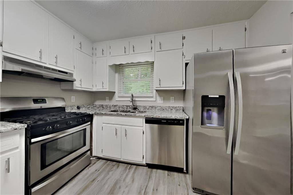 3 bedroom, 2 bathroom, 2,224 sq ft single family residence for rent at 2493 Seneca Trail, Duluth, GA 30096 for $2,440 a month — photo 5