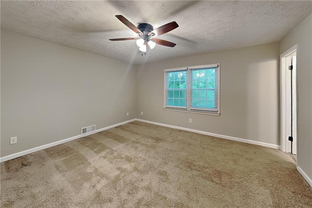3 bedroom, 2 bathroom, 1,575 sq ft single family residence for rent at 5104 Dogwood Hills Drive, Sugar Hill, GA 30518 for $2,075 a month — photo 7