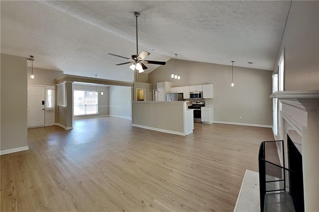 3 bedroom, 2 bathroom, 1,789 sq ft single family residence for rent at 2494 Insdale Trace, Acworth, GA 30101 for $2,195 a month — photo 3