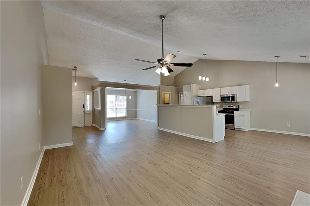 3 bedroom, 2 bathroom, 1,789 sq ft single family residence for rent at 2494 Insdale Trace, Acworth, GA 30101 for $2,195 a month — photo 4