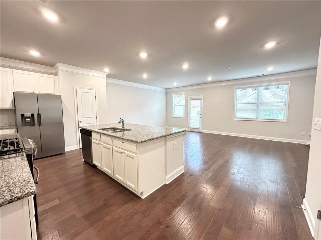 3 bedroom, 3 bathroom, 1,928 sq ft townhouse for sale at 2560 Norwich Trace, Snellville, GA 30078 — photo 5
