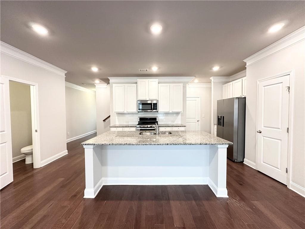 3 bedroom, 3 bathroom, 1,928 sq ft townhouse for sale at 2560 Norwich Trace, Snellville, GA 30078 — photo 9