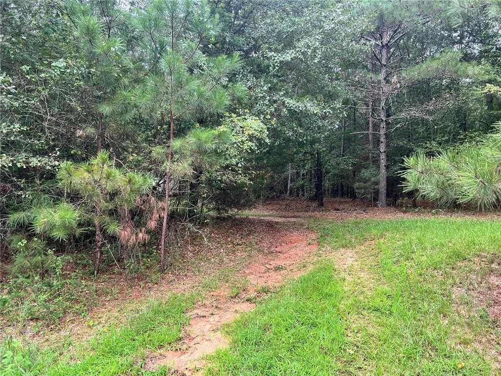 4 bedroom, 2 bathroom, 2,033 sq ft single family residence for sale at 1383 Sims Road, Winder, GA 30680 — photo 2