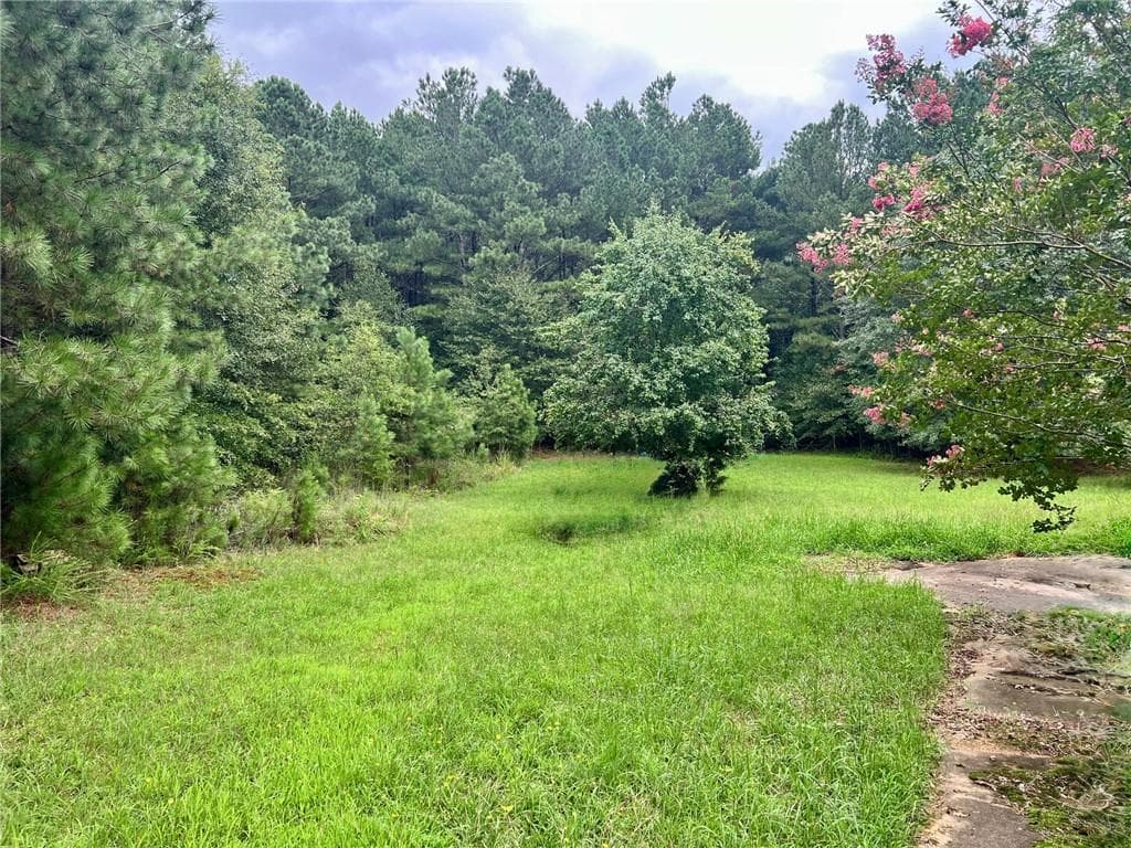 4 bedroom, 2 bathroom, 2,033 sq ft single family residence for sale at 1383 Sims Road, Winder, GA 30680 — photo 6