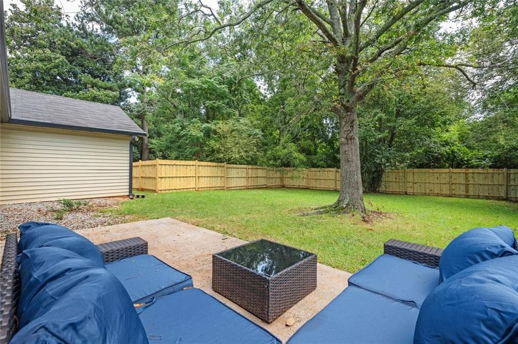 4 bedroom, 3 bathroom, 1,788 sq ft single family residence under contract at 1130 Mannbrook Drive, Stone Mountain, GA 30083 — photo 5
