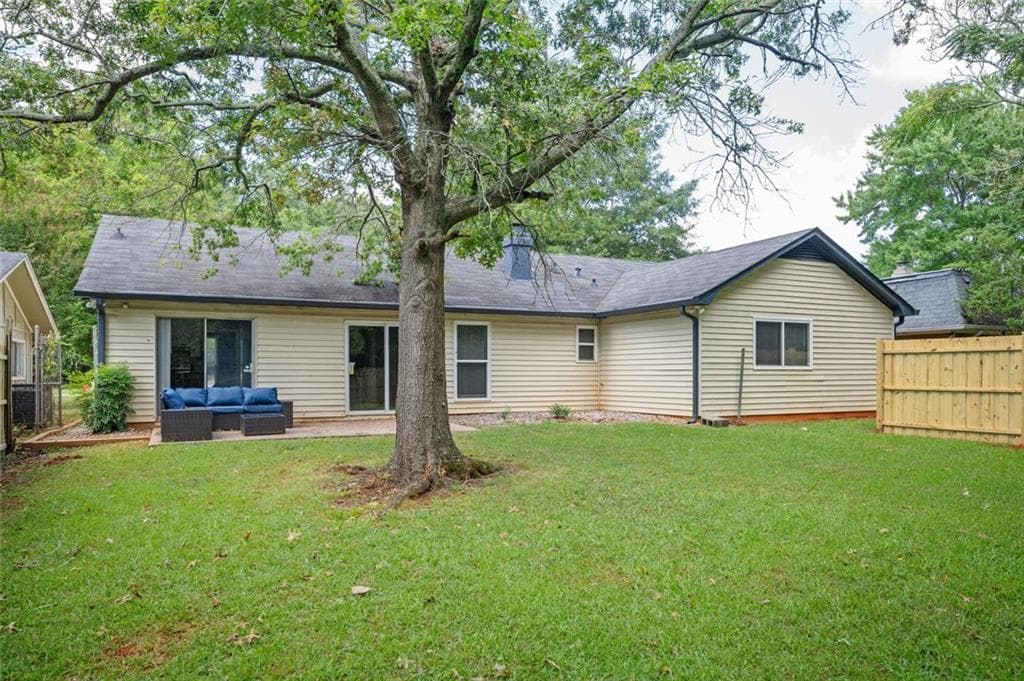 4 bedroom, 3 bathroom, 1,788 sq ft single family residence under contract at 1130 Mannbrook Drive, Stone Mountain, GA 30083 — photo 8