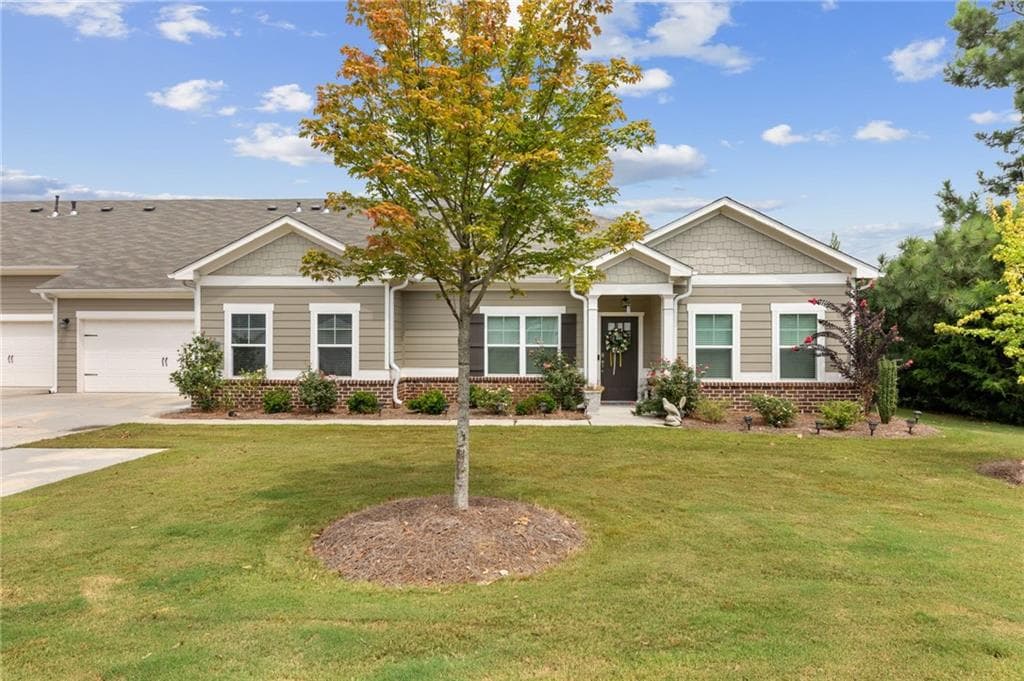 3 bedroom, 2 bathroom, 1,823 sq ft townhouse for sale at 2986 Rambler Drive, Loganville, GA 30052 — photo 1 of 28