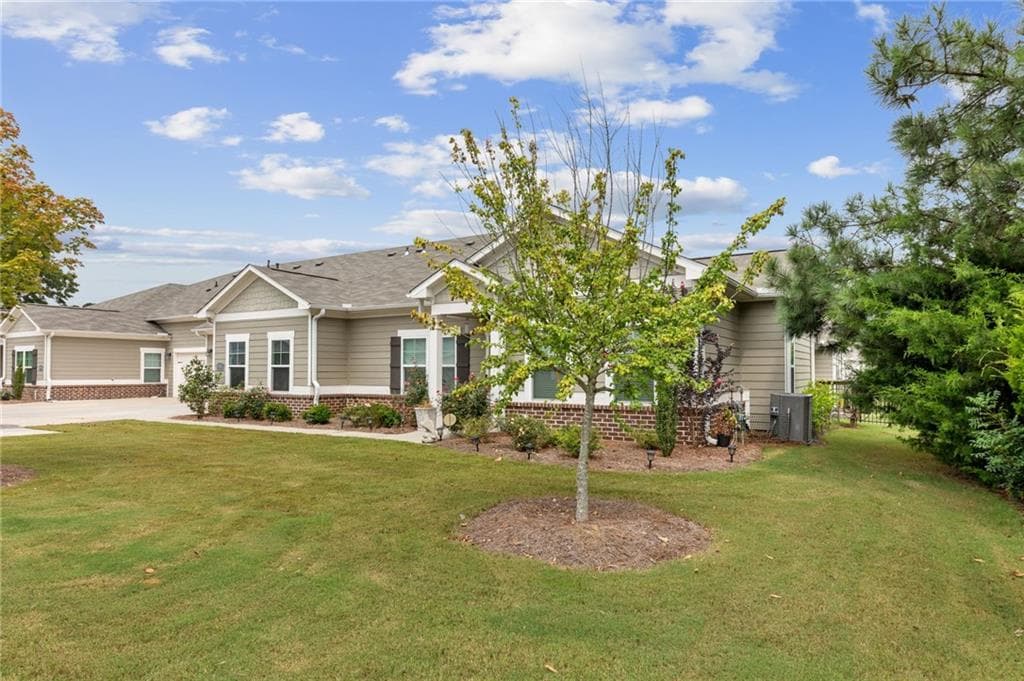3 bedroom, 2 bathroom, 1,823 sq ft townhouse for sale at 2986 Rambler Drive, Loganville, GA 30052 — photo 2