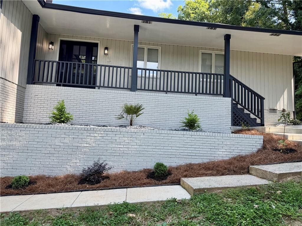 3 bedroom, 2 bathroom, 2,480 sq ft single family residence for sale at 8986 Mandarin Drive, Jonesboro, GA 30236 — photo 6