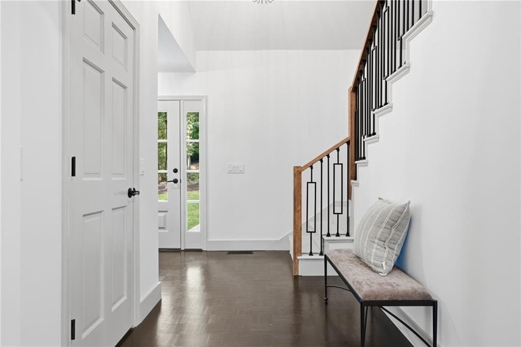 4 bedroom, 5 bathroom, 4,280 sq ft single family residence for sale at 2585 Bridgewater Circle, Gainesville, GA 30506 — photo 5
