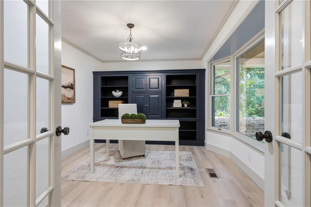 4 bedroom, 5 bathroom, 4,280 sq ft single family residence for sale at 2585 Bridgewater Circle, Gainesville, GA 30506 — photo 6