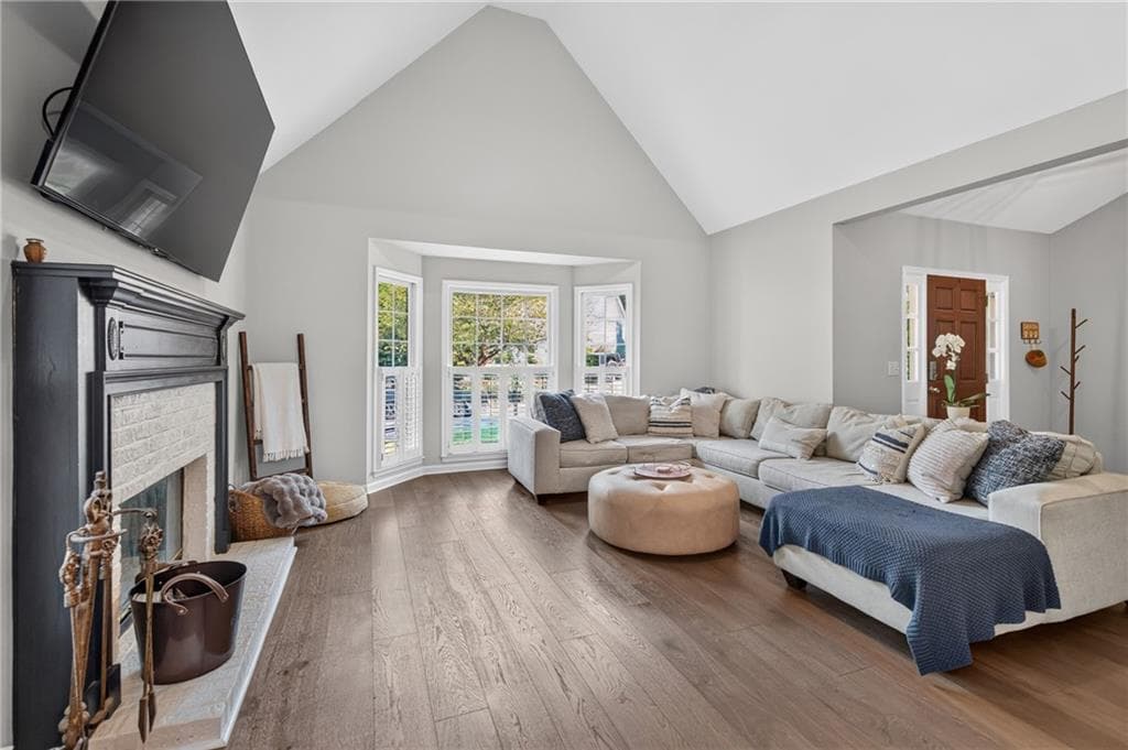 4 bedroom, 3 bathroom, 3,214 sq ft single family residence for sale at 7205 Harbour Landing, Alpharetta, GA 30005 — photo 7