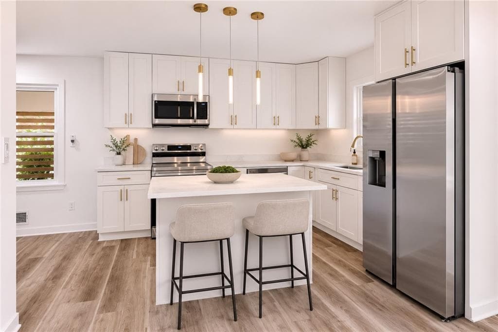 3 bedroom, 2 bathroom, 1,290 sq ft single family residence for sale at 2101 East Drive, Decatur, GA 30032 — photo 6
