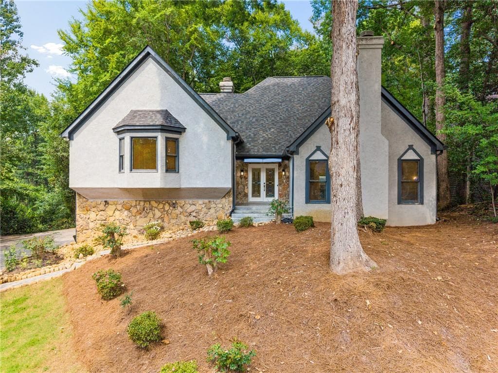 4 bedroom, 4 bathroom, 3,823 sq ft single family residence for sale at 210 Wessex Court, Sandy Springs, GA 30328 — photo 2