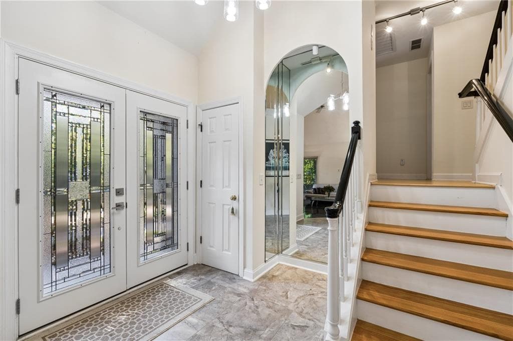 4 bedroom, 4 bathroom, 3,823 sq ft single family residence for sale at 210 Wessex Court, Sandy Springs, GA 30328 — photo 4