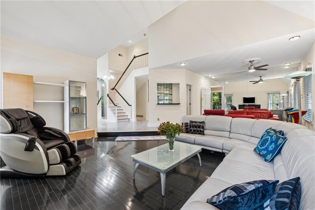4 bedroom, 4 bathroom, 3,823 sq ft single family residence for sale at 210 Wessex Court, Sandy Springs, GA 30328 — photo 7