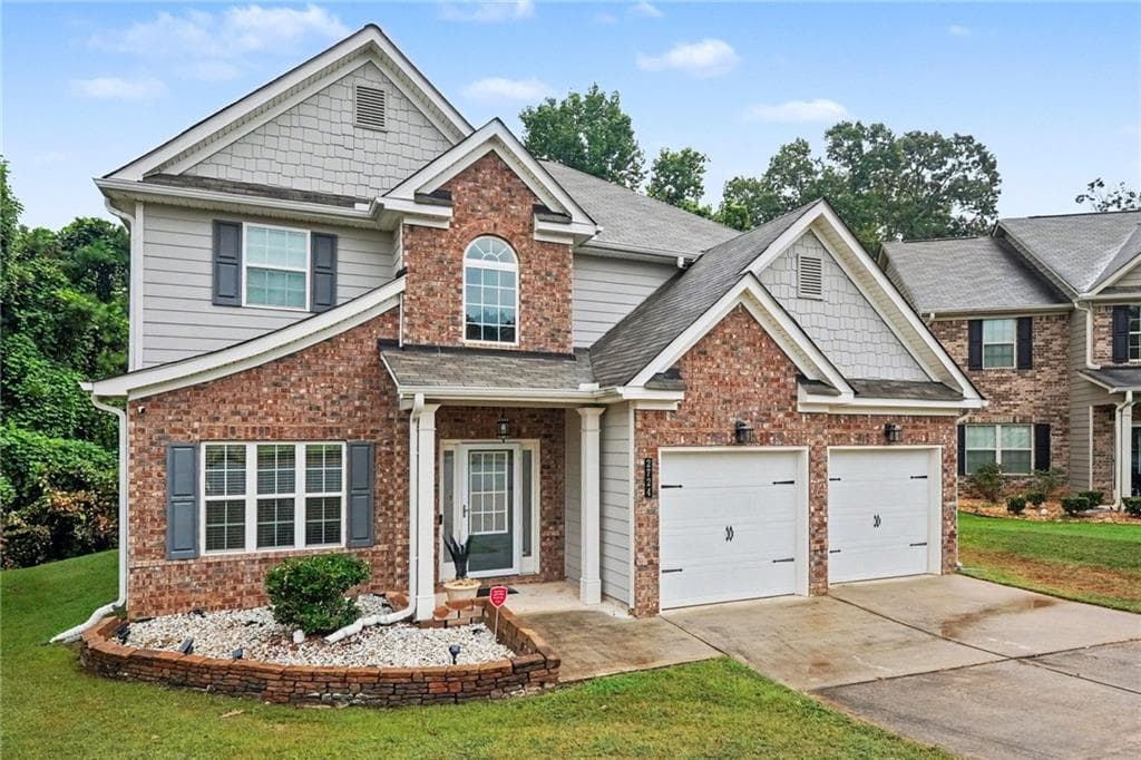 4 bedroom, 3 bathroom, 2,584 sq ft single family residence for sale at 2724 Trey Court, Ellenwood, GA 30294 — photo 3