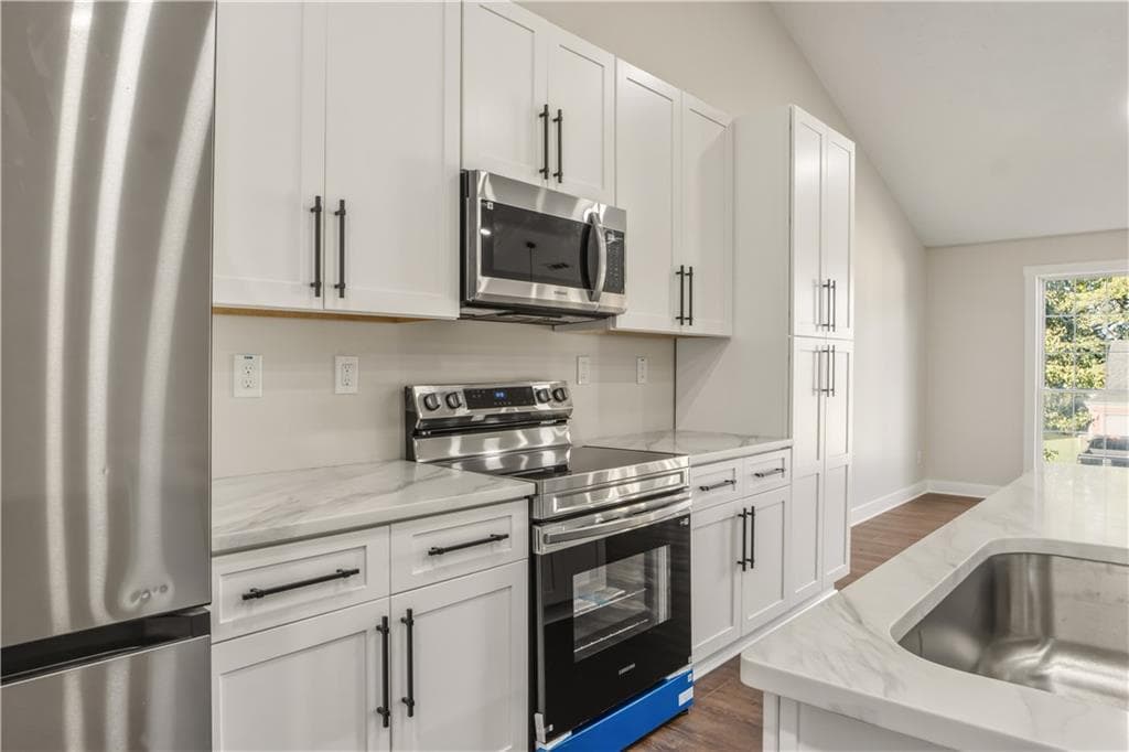 7 bedroom, 4 bathroom, 3,052 sq ft single family residence for sale at 6802 Magnolia Park Drive, Norcross, GA 30093 — photo 10