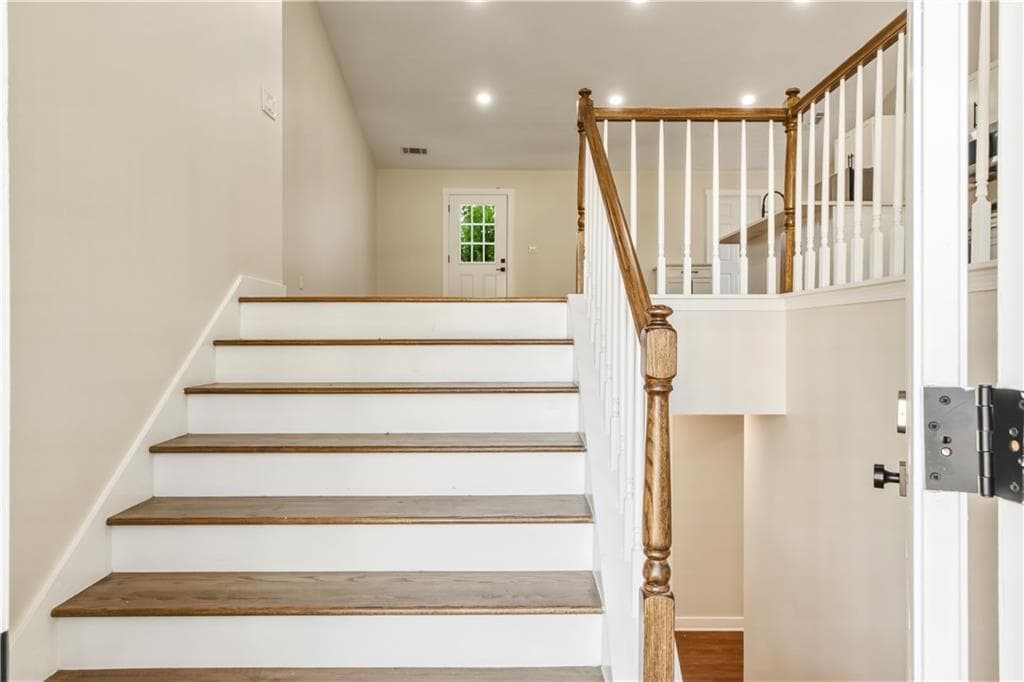 7 bedroom, 4 bathroom, 3,052 sq ft single family residence for sale at 6802 Magnolia Park Drive, Norcross, GA 30093 — photo 2