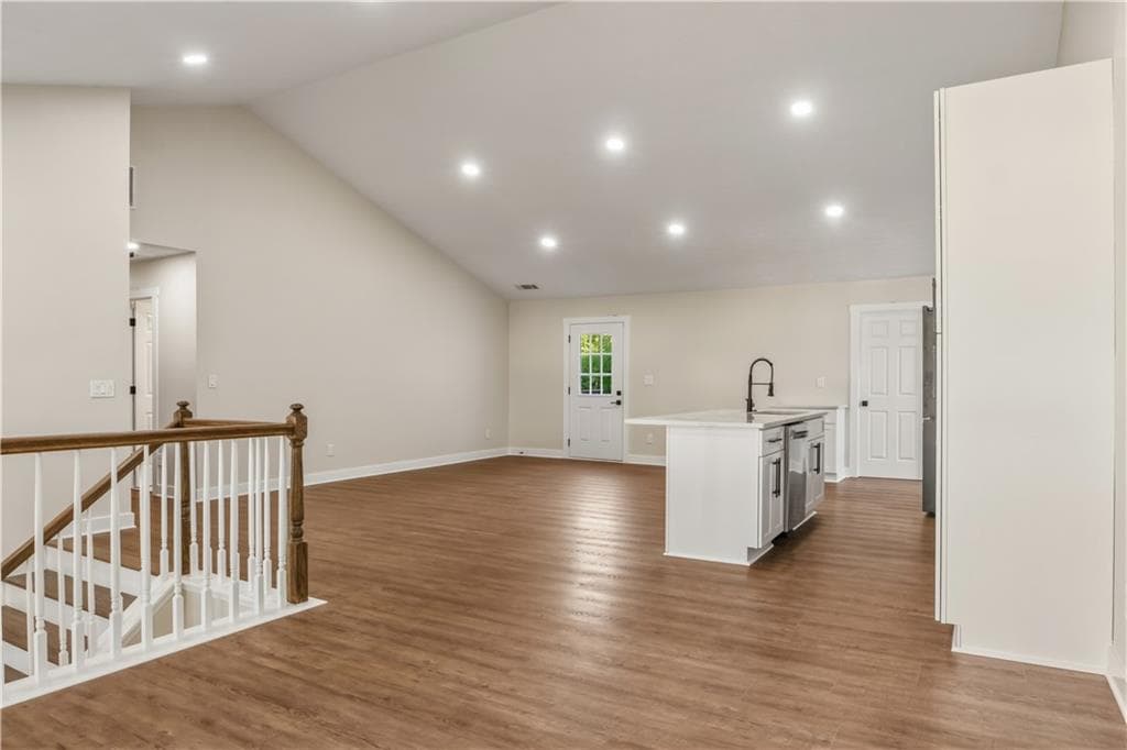7 bedroom, 4 bathroom, 3,052 sq ft single family residence for sale at 6802 Magnolia Park Drive, Norcross, GA 30093 — photo 3