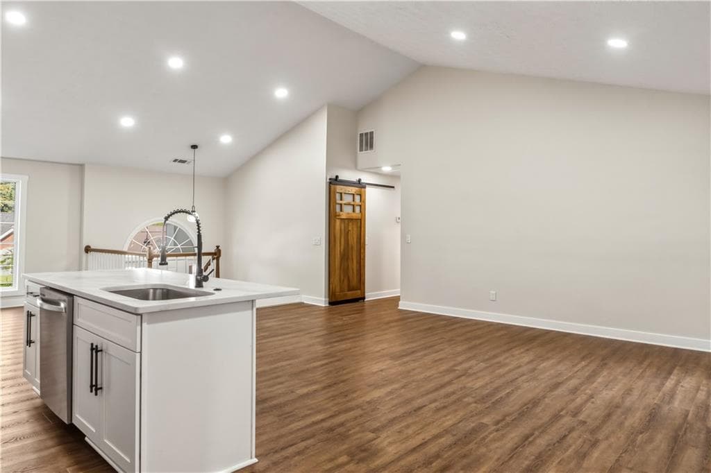 7 bedroom, 4 bathroom, 3,052 sq ft single family residence for sale at 6802 Magnolia Park Drive, Norcross, GA 30093 — photo 5
