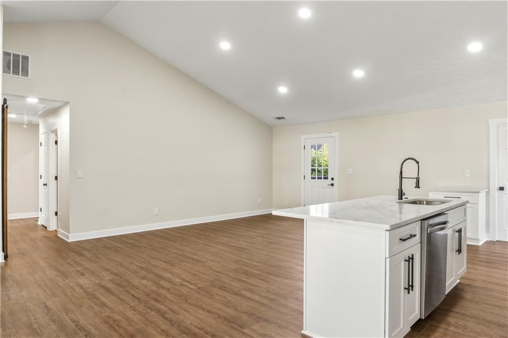 7 bedroom, 4 bathroom, 3,052 sq ft single family residence for sale at 6802 Magnolia Park Drive, Norcross, GA 30093 — photo 6