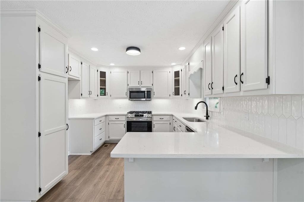 3 bedroom, 2 bathroom, 1,817 sq ft single family residence for sale at 8040 Wynfield Drive, Cumming, GA 30040 — photo 10