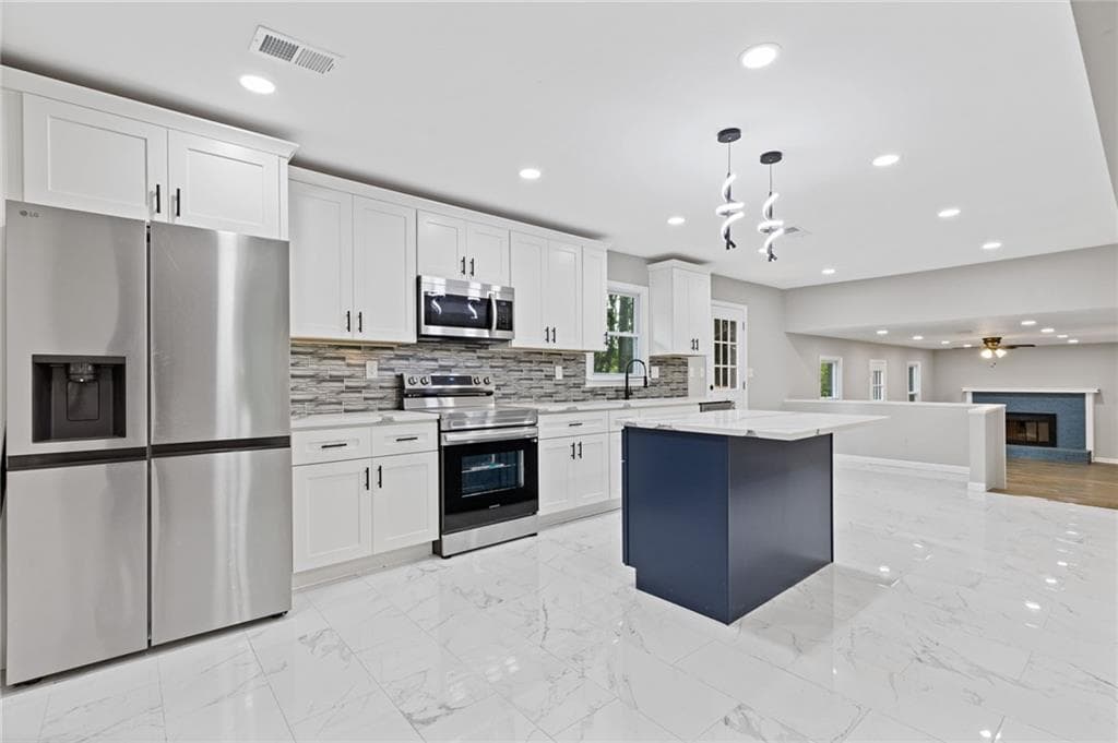 4 bedroom, 3 bathroom, 2,055 sq ft single family residence for sale at 2176 Deer Trail, Suwanee, GA 30024 — photo 6