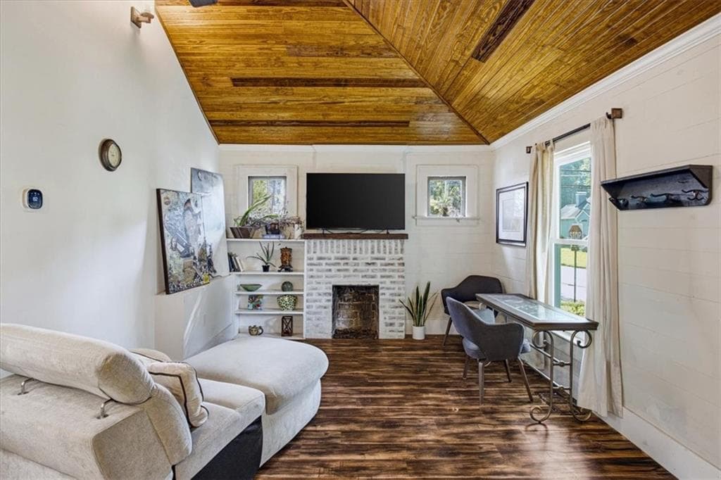 3 bedroom, 2 bathroom, 1,038 sq ft single family residence for sale at 1945 NW Baker Road, Atlanta, GA 30318 — photo 3