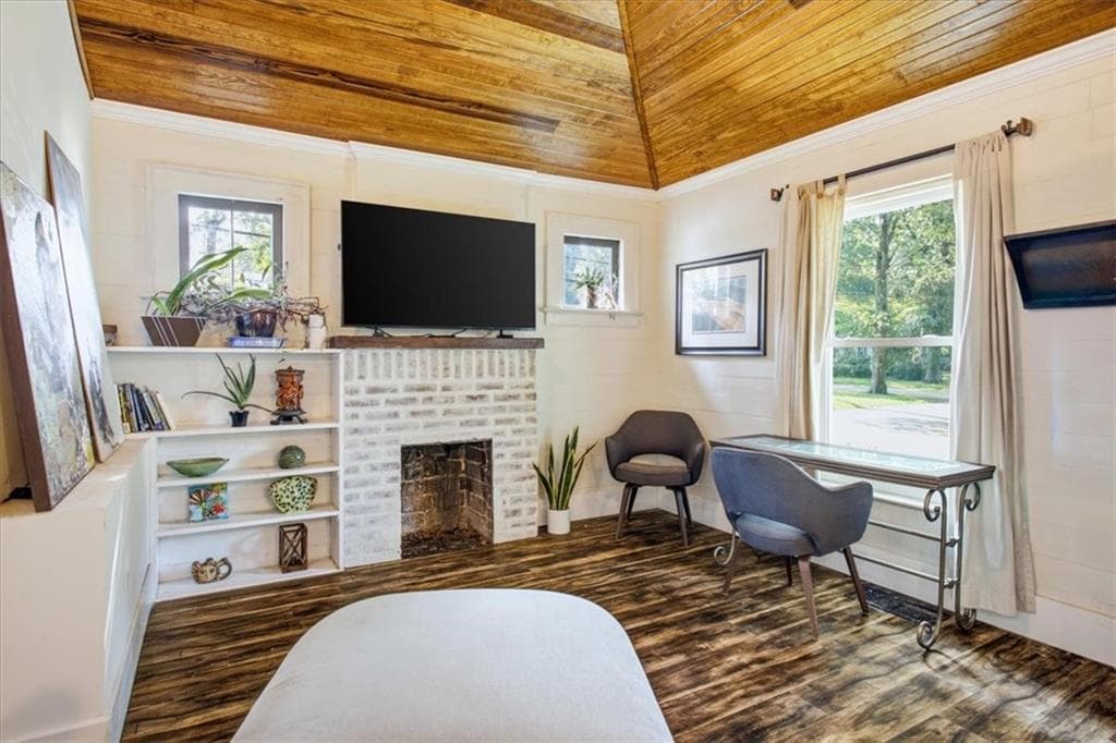 3 bedroom, 2 bathroom, 1,038 sq ft single family residence for sale at 1945 NW Baker Road, Atlanta, GA 30318 — photo 4
