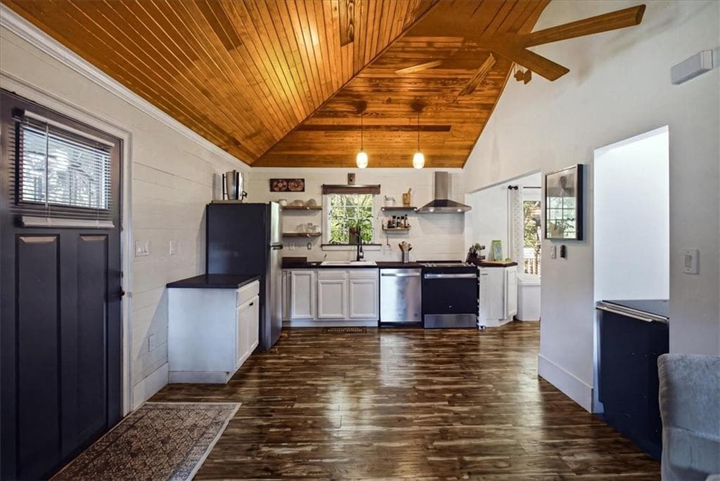 3 bedroom, 2 bathroom, 1,038 sq ft single family residence for sale at 1945 NW Baker Road, Atlanta, GA 30318 — photo 5
