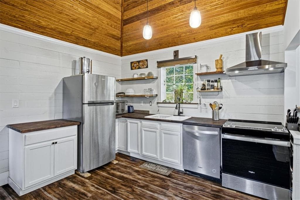 3 bedroom, 2 bathroom, 1,038 sq ft single family residence for sale at 1945 NW Baker Road, Atlanta, GA 30318 — photo 6