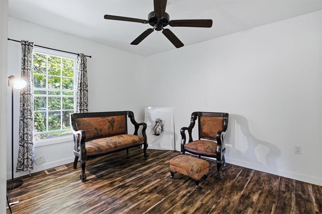 3 bedroom, 2 bathroom, 1,038 sq ft single family residence for sale at 1945 NW Baker Road, Atlanta, GA 30318 — photo 10