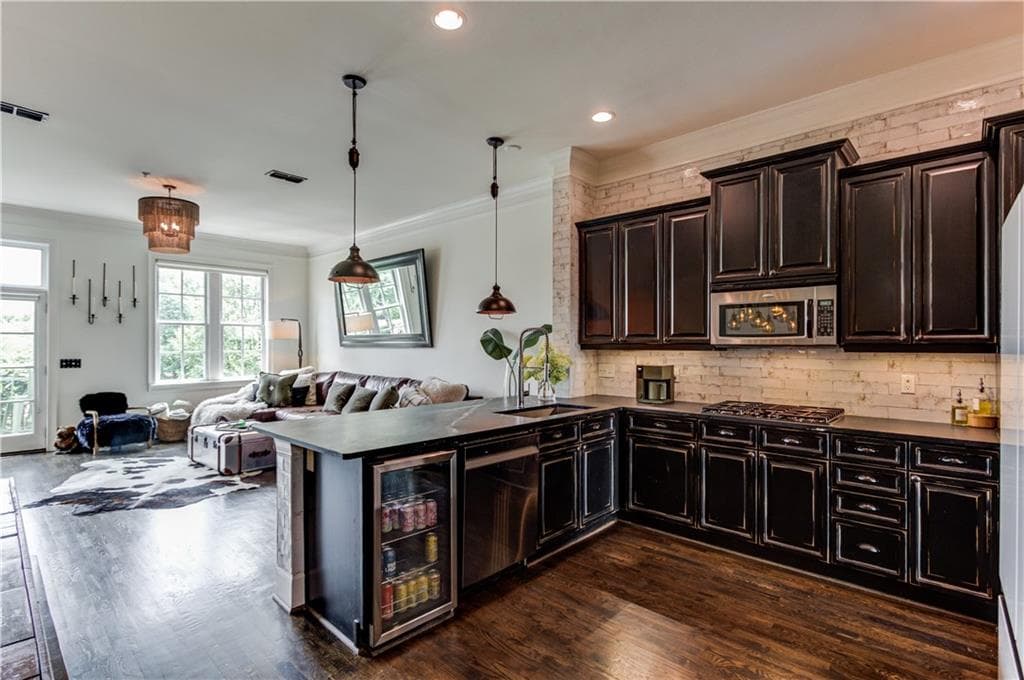 2 bedroom, 3 bathroom, 2,080 sq ft condominium for sale at 3930 Charleston Market Street 218, Suwanee, GA 30024 — photo 4