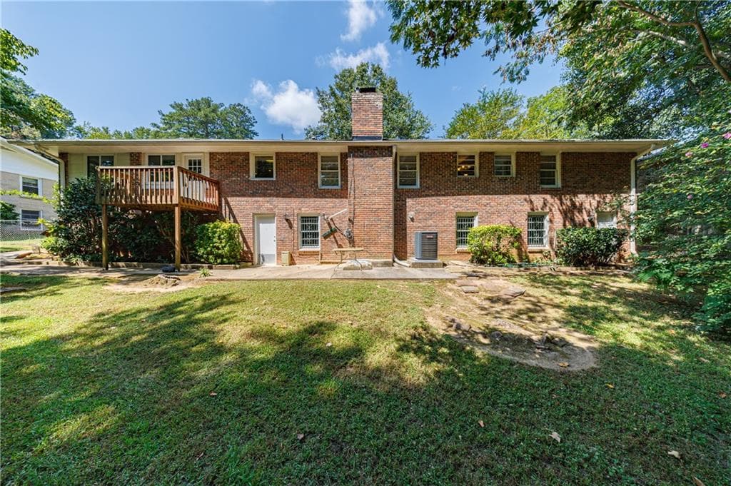 3 bedroom, 2 bathroom, 2,000 sq ft single family residence under contract at 3612 Hershey Lane, Tucker, GA 30084 — photo 2