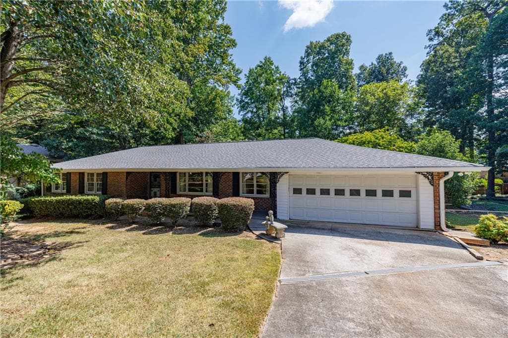 3 bedroom, 2 bathroom, 2,000 sq ft single family residence under contract at 3612 Hershey Lane, Tucker, GA 30084 — photo 3
