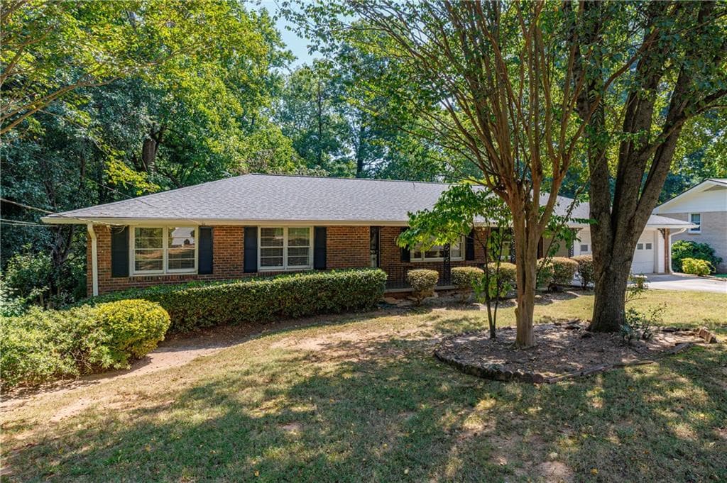 3 bedroom, 2 bathroom, 2,000 sq ft single family residence under contract at 3612 Hershey Lane, Tucker, GA 30084 — photo 4