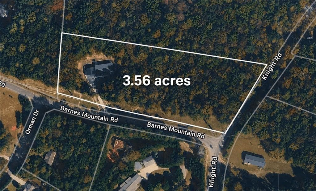 3 bedroom, 2 bathroom, 1,920 sq ft single family residence under contract at 657 Barnes Mountain Road, Ellijay, GA 30540 — photo 2