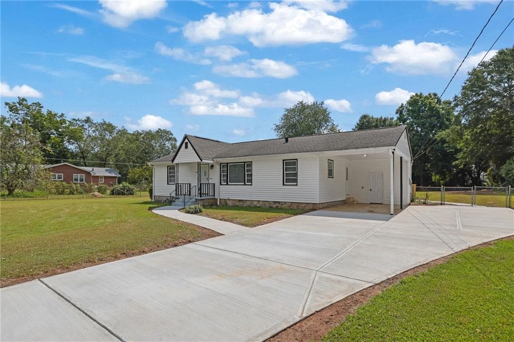 4 bedroom, 2 bathroom, 1,716 sq ft single family residence for sale at 1655 Lucelle Avenue, Stone Mountain, GA 30087 — photo 3