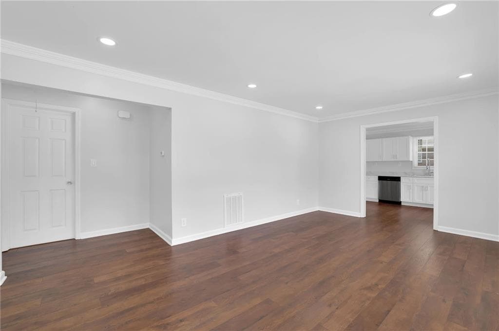 4 bedroom, 2 bathroom, 1,716 sq ft single family residence for sale at 1655 Lucelle Avenue, Stone Mountain, GA 30087 — photo 4