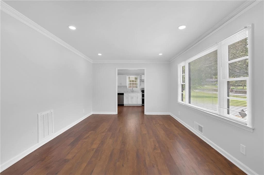 4 bedroom, 2 bathroom, 1,716 sq ft single family residence for sale at 1655 Lucelle Avenue, Stone Mountain, GA 30087 — photo 5