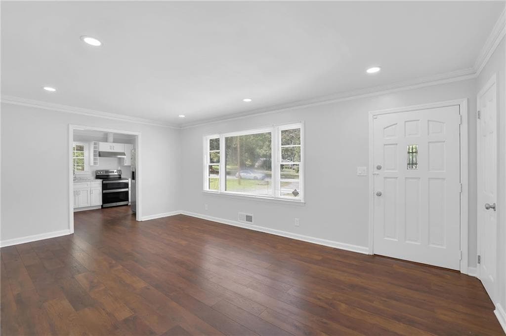4 bedroom, 2 bathroom, 1,716 sq ft single family residence for sale at 1655 Lucelle Avenue, Stone Mountain, GA 30087 — photo 6
