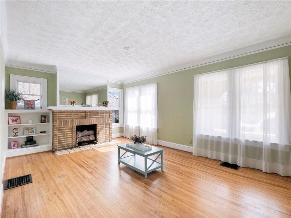 4 bedroom, 3 bathroom, 2,464 sq ft single family residence for sale at 1391 Jefferson Avenue, East Point, GA 30344 — photo 5