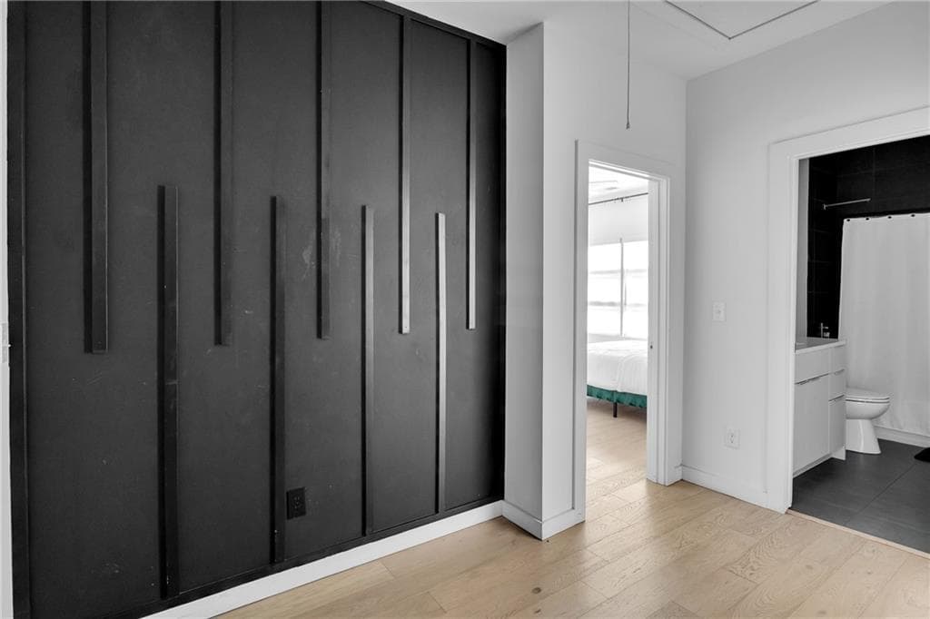 4 bedroom, 3 bathroom, 2,475 sq ft single family residence for sale at 833 Humphries Street, Atlanta, GA 30310 — photo 4